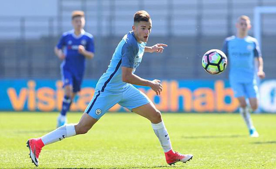 Vừa vô địch, Man City đối mặt với lệnh cấm chuyển nhượng
