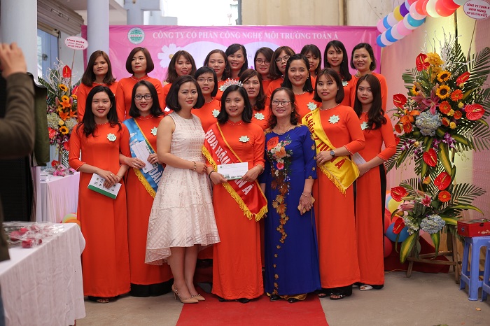 Công ty Cổ phần Công nghệ môi trường Toàn Á: Duyên dáng áo dài kỉ niệm 108 năm ngày Quốc tế phụ nữ 8/3