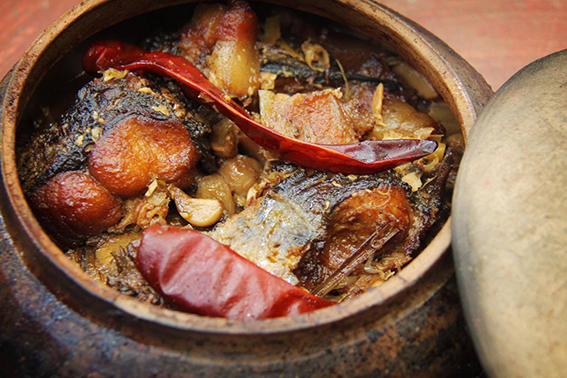 Vui chơi và thưởng thức ẩm thực tại khu sinh thái Bản Rõm