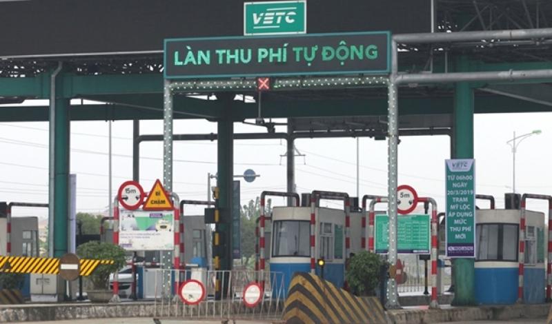 Xử phạt nghiêm phương tiện không đủ điều kiện đi vào làn thu phí ETC gây ùn tắc giao thông