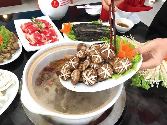 Lẩu nấm Gia Khánh: Nét văn hóa ẩm thực trong lòng Hà Nội