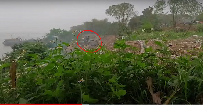 Phường Bồ Đề (quận Long Biên, Hà Nội): đổ đất, san lấp trên hành lang sông