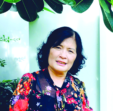 Từ yêu thơ trở thành cây bút bình thơ