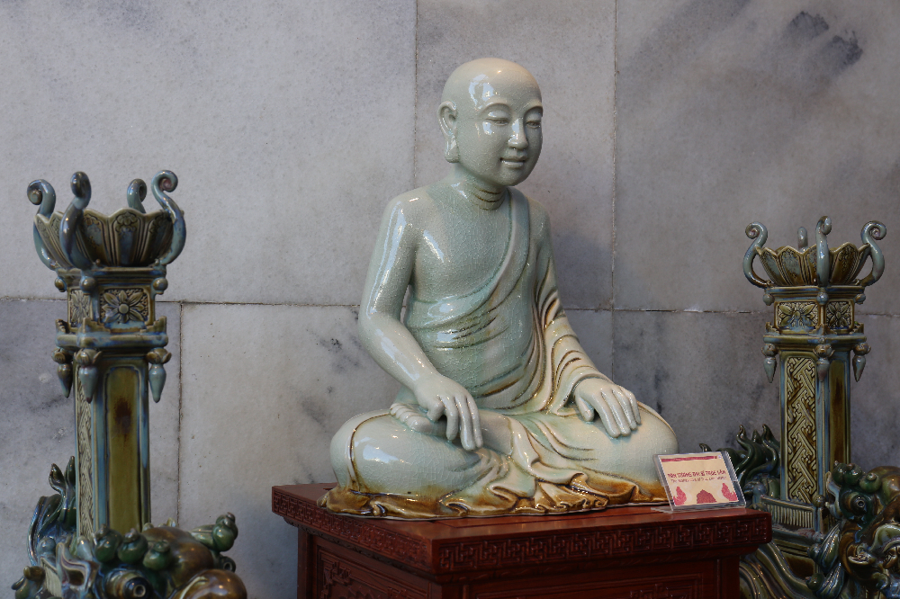 Nét đẹp Phật giáo in dấu trên gốm, sứ Bát Tràng