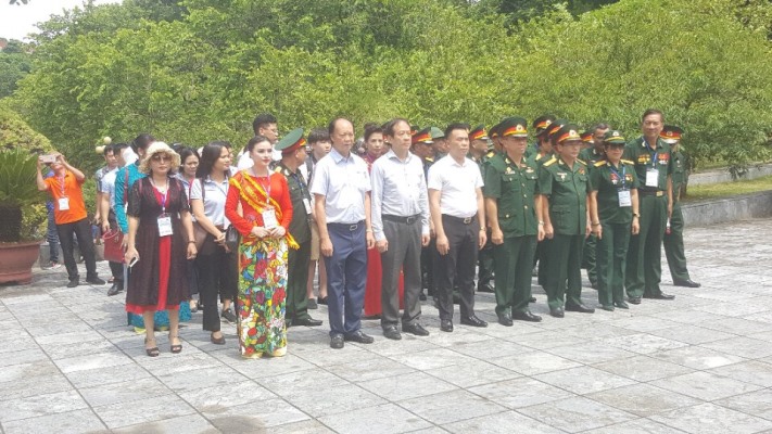Hoa hậu Diệu Thuý tham gia chương trình ''Khúc quân hành'', lần thứ 5- 2019 viếng Nghĩa trang liệt sỹ nhà tù Sơn La