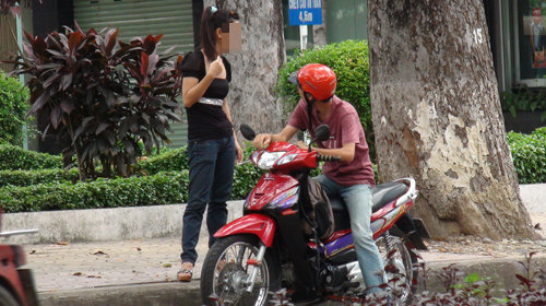 Sao không thử quản lý mại dâm theo khu vực?