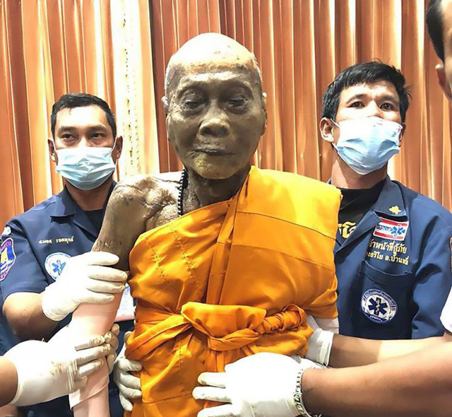 Những hình ảnh đáng kinh ngạc về thi thể mỉm cười của vị sư đã qua đời 2 tháng